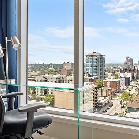 City Centre Retreat - 1Br Condo With Desk YYC Екстериор снимка