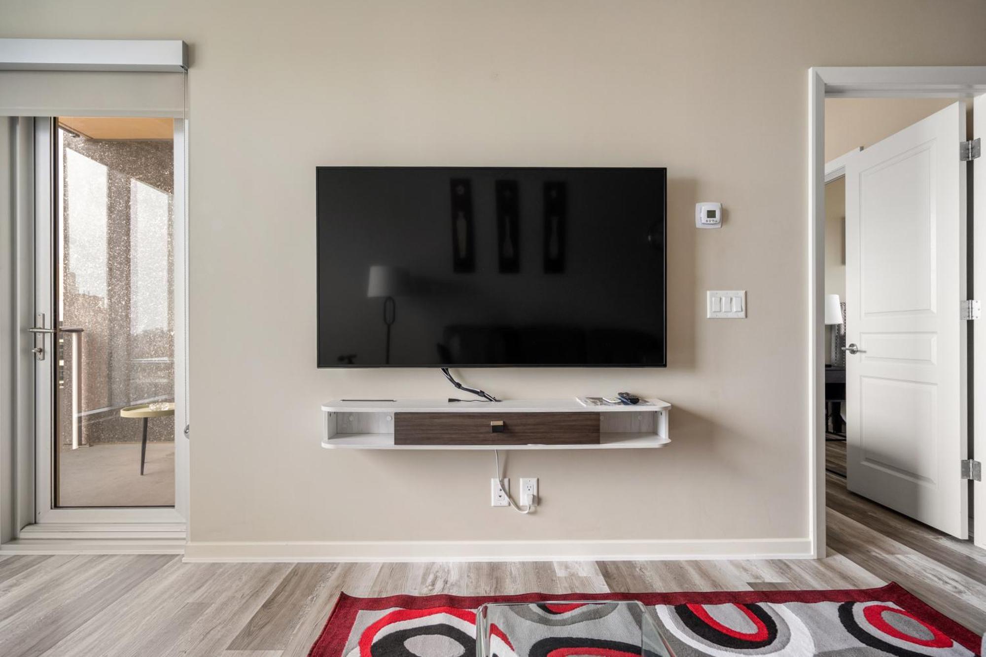 City Centre Retreat - 1Br Condo With Desk YYC Екстериор снимка
