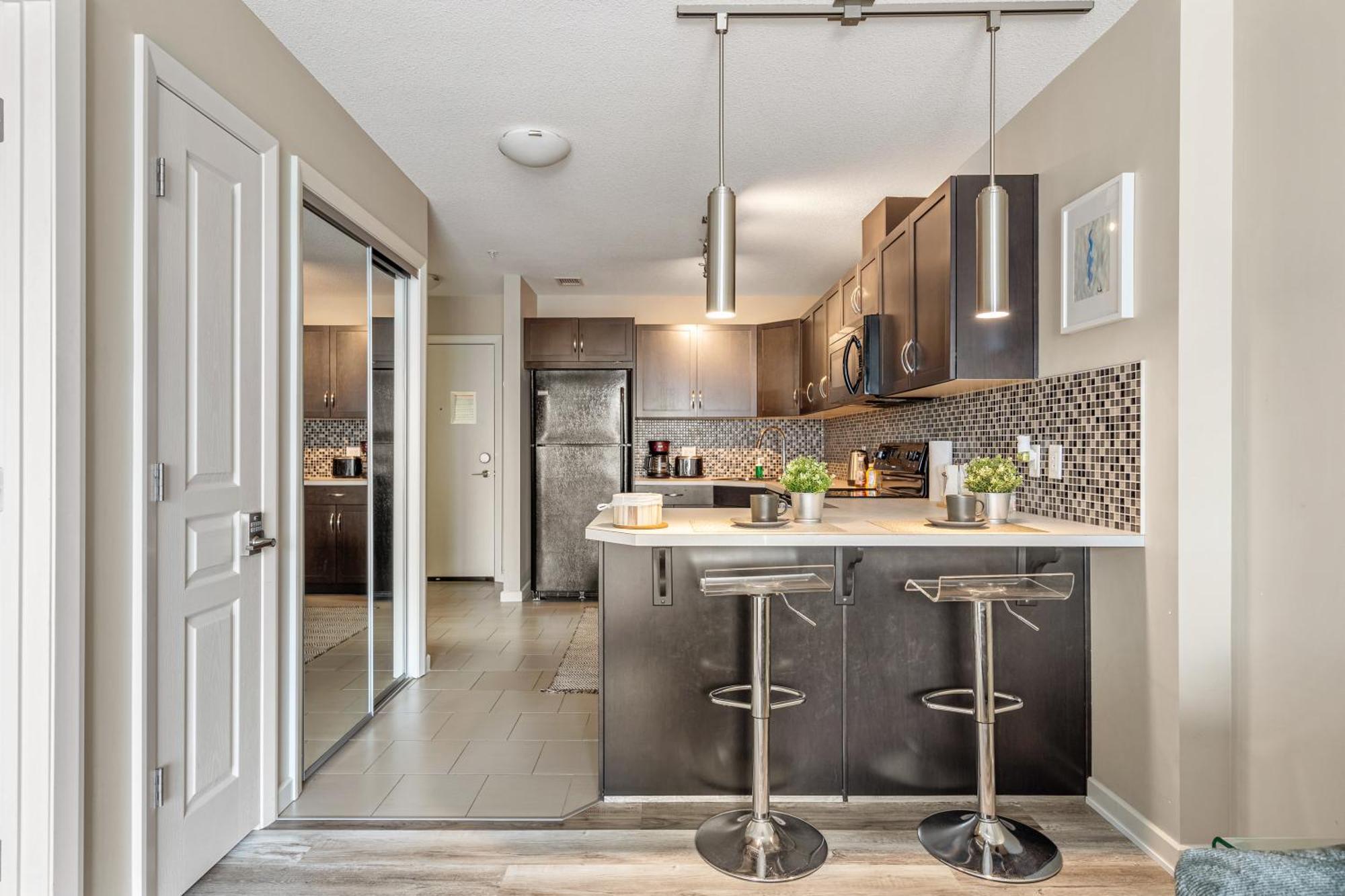 City Centre Retreat - 1Br Condo With Desk YYC Екстериор снимка