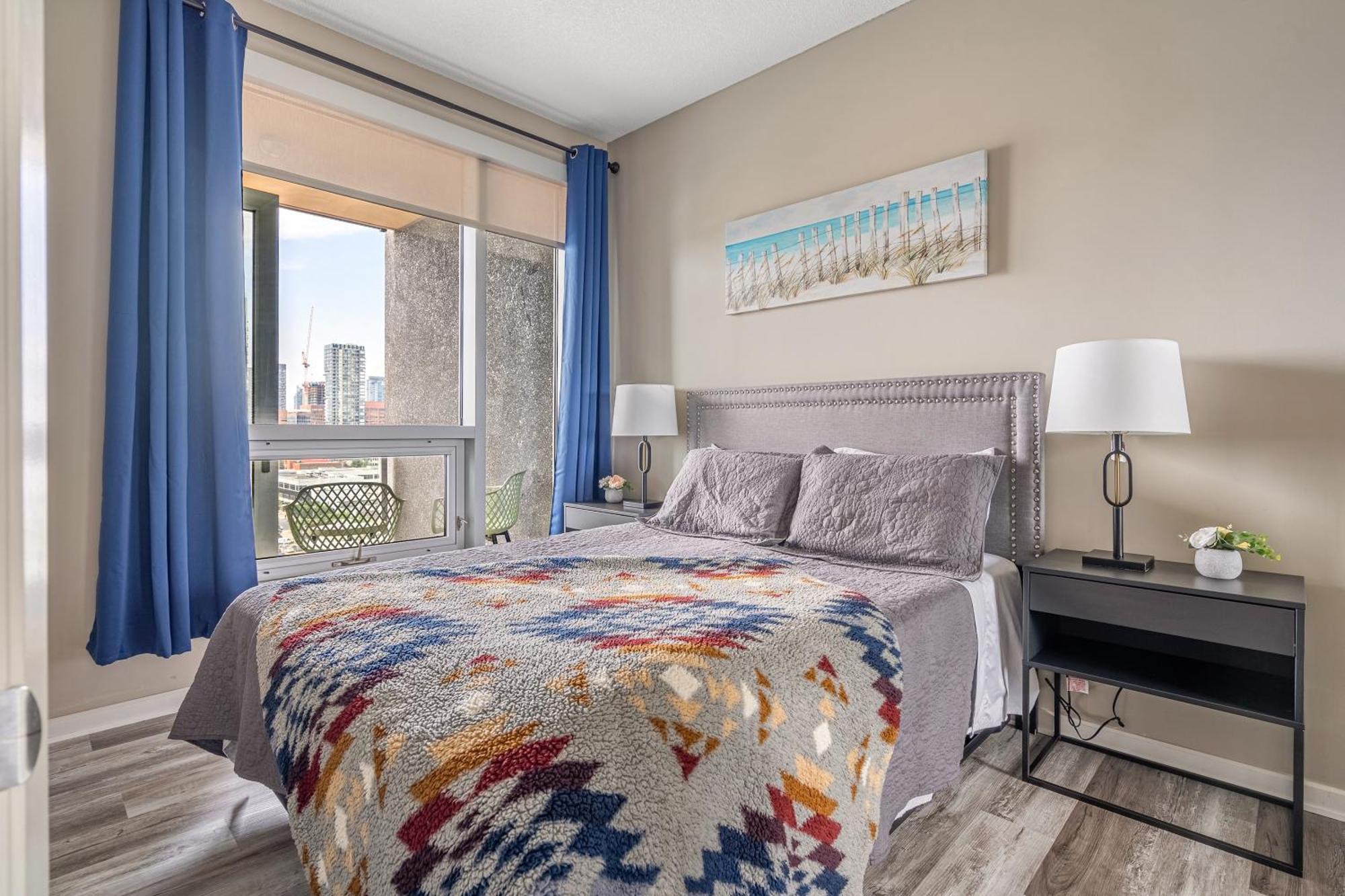 City Centre Retreat - 1Br Condo With Desk YYC Екстериор снимка