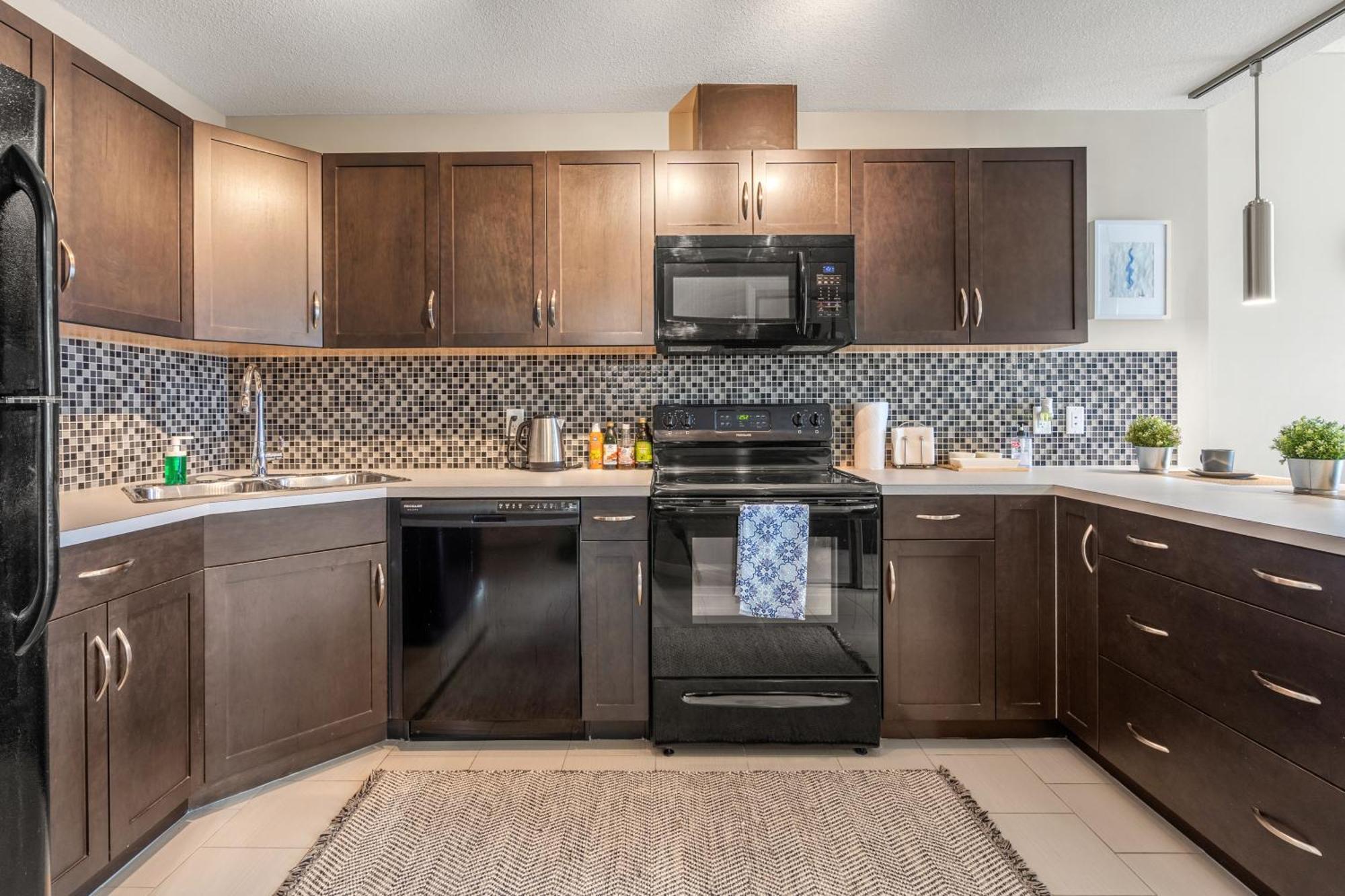 City Centre Retreat - 1Br Condo With Desk YYC Екстериор снимка