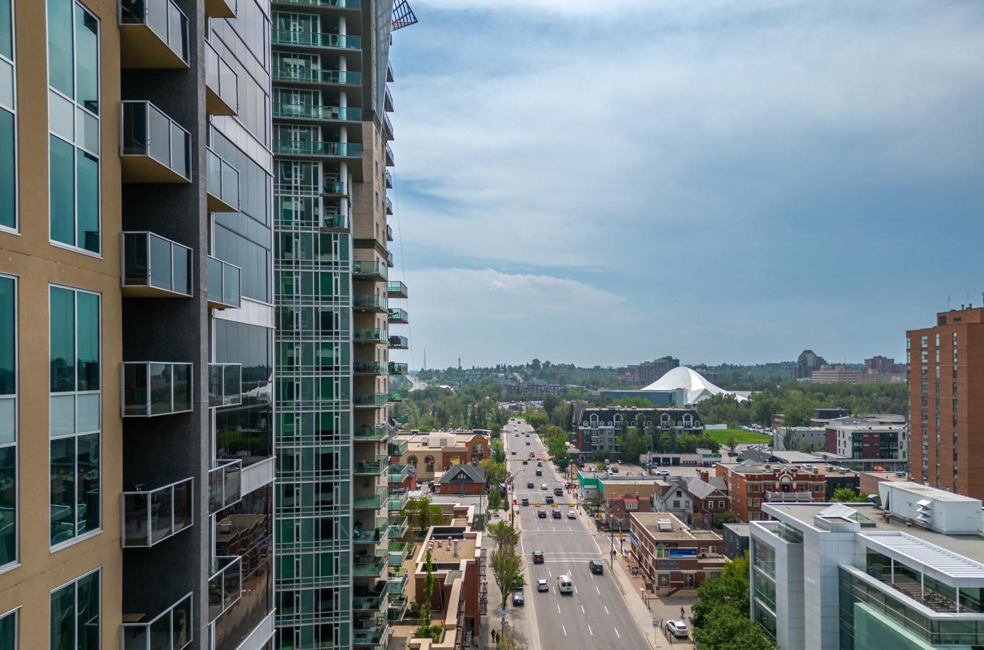 City Centre Retreat - 1Br Condo With Desk YYC Екстериор снимка